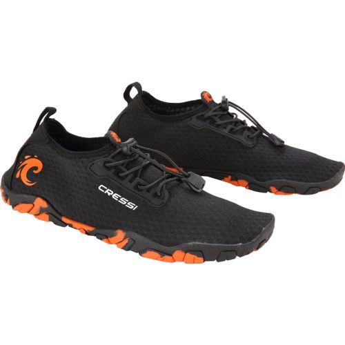 Cressi Molokai – lekkie buty do wody i aktywności wodnych  Cressi Molokai to lekkie, wygodne i wytrzymałe buty do wody, stworzone z myślą o bezpiecznym poruszaniu się w wodzie, na łodzi, przy base ()